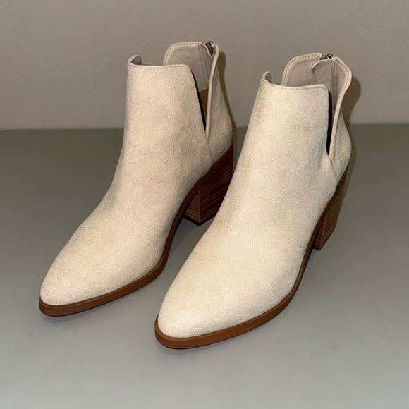 Like New, BP Brynne Ankle Bootie, Size 7.5 M, Ivory Croco, Never Been Worn - Picture 2 of 9